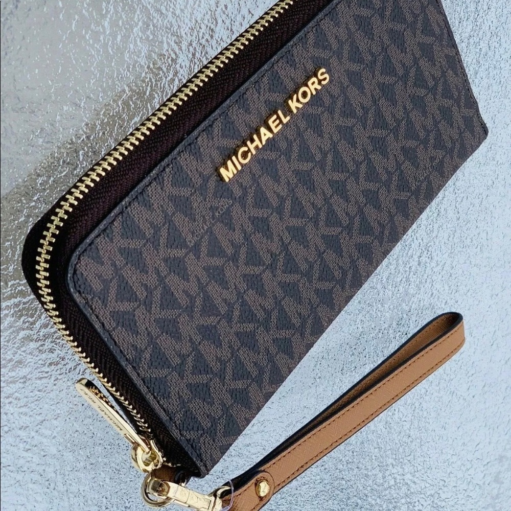 Michael Kors Jet Set Phone Case Wristlet Wallet